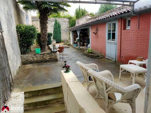 Maison de ville à vendre 117 150 € 7 pièces 3 chambres 128 m² 230 m² de terrain Nord Est Luçon 85400