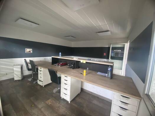 Local commercial à louer 2 640 € 230 m² de surface de vente Bernis 30620
