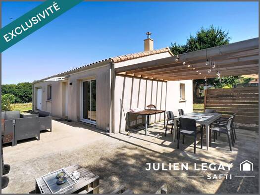Maison de plain-pied à vendre 169 000 € 4 pièces 2 chambres 78 m² 2 240 m² de terrain Prailles-La Couarde 79370