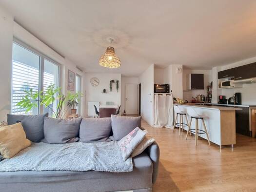 Appartement à vendre 250 000 € 3 pièces 2 chambres 88 m² Étage 1/4 Cenon 33150