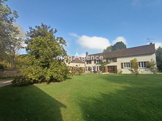 Maison à vendre 795 000 € 10 pièces 6 chambres 261 m² 2 290 m² de terrain Gambais 78950