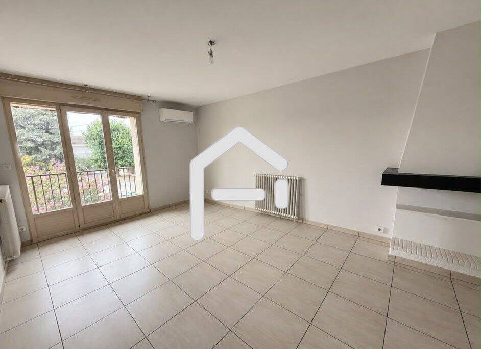 A louer : Maison à étage de 5 pièces 130 m²  avec jardin et gar — 2