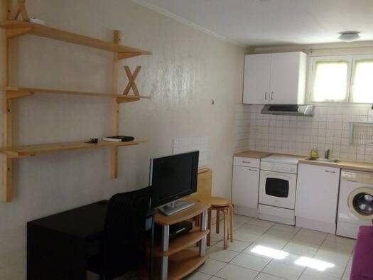 Maison à louer 600 € 1 pièce 21 m² Marseille 9ème arrondissement 13009