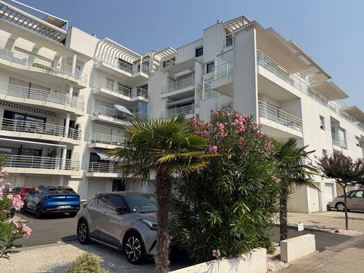 Appartement à vendre 289 000 € 3 pièces 2 chambres 62,07 m² Étage 4/5 Saint Pierre Royan 17200