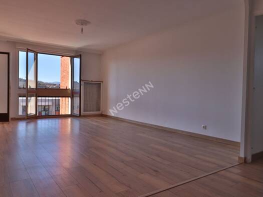 Appartement à louer 1 300 € 4 pièces 3 chambres 88 m² Étage 5/10 Francheville le Bas-Châter Francheville 69340