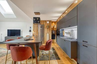 Appartement à vendre 665 000 € 5 pièces 4 chambres 99 m² Dernier étage, Étage 2/2 Sevrier 74320