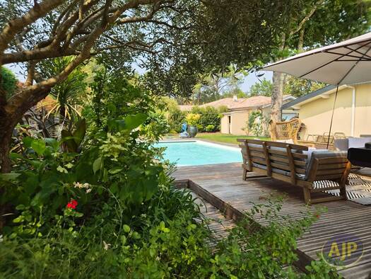Maison à vendre 997 500 € 6 pièces 4 chambres 142 m² 990 m² de terrain Lege Bourg Lège-Cap-Ferret 33950
