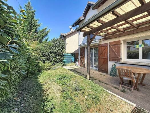 Duplex à vendre 389 000 € 4 pièces 3 chambres 78 m² RDC/1 Est Ville-la-Grand 74100