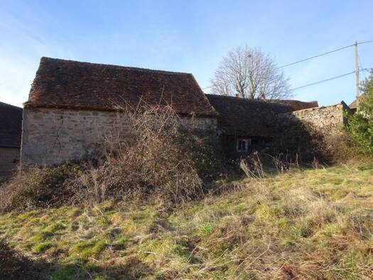 Ferme à vendre 34 500 € 4 pièces 3 chambres 100 m² 6 207 m² de terrain Verosvres 71220