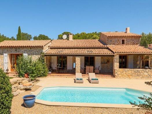 Maison à vendre 775 000 € 6 pièces 4 chambres 142 m² 1 669 m² de terrain La Roquebrussanne 83136