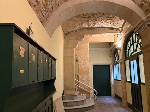 Appartement à vendre 210 000 € 4 pièces 2 chambres 80,56 m² Étage 3/3 Arènes Nîmes 30000