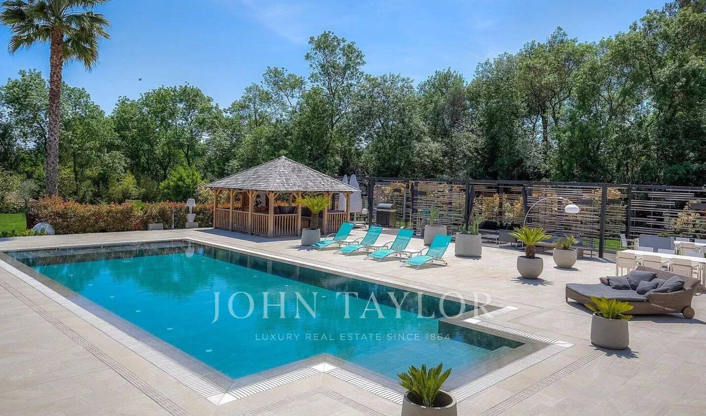 Maison à vendre, 550m², CHATEAUNEUF DE GRASSE