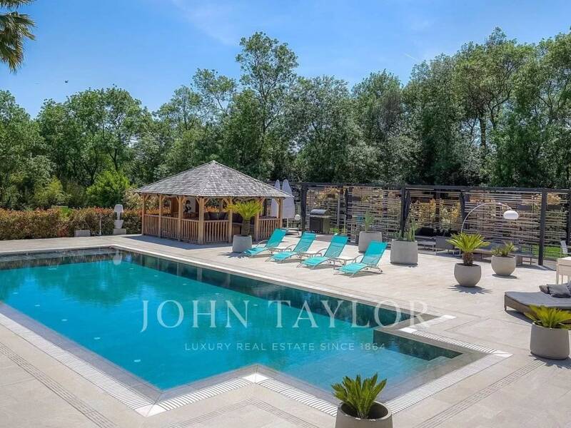 Maison à vendre, 550m², CHATEAUNEUF DE GRASSE