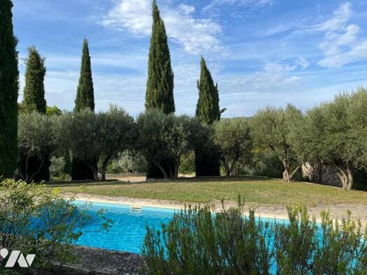 Maison à vendre 1 295 000 € 11 pièces 5 chambres 355 m² 26 142 m² de terrain Goudargues 30630