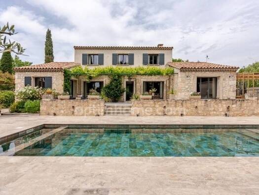 Maison à vendre 1 995 000 € 6 pièces 5 chambres 257 m² 1 111 m² de terrain Paradou 13520