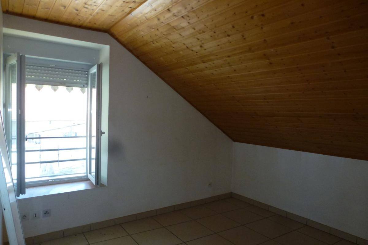 Maison à louer, 40m², SAINT GEOIRE EN VALDAINE