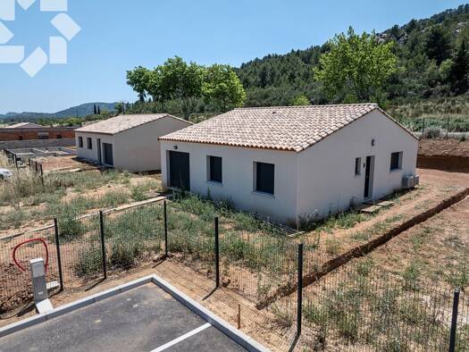 Terrain constructible viabilisé à vendre 48 500 € 359 m² de terrain Thézan-des-Corbières 11200