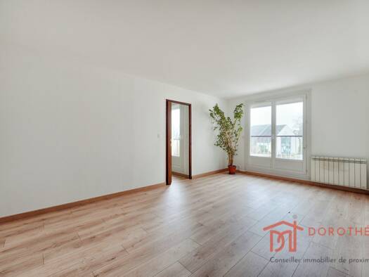 Duplex à vendre 249 000 € 4 pièces 3 chambres 77 m² Étage 1/2 Marolles-en-Brie 94440