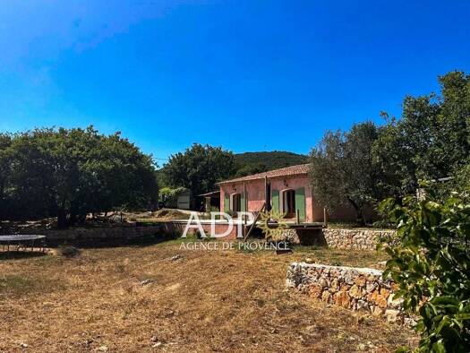 Maison à vendre 499 000 € 4 pièces 3 chambres 105 m² 2 500 m² de terrain Saint-Cézaire-sur-Siagne 06530