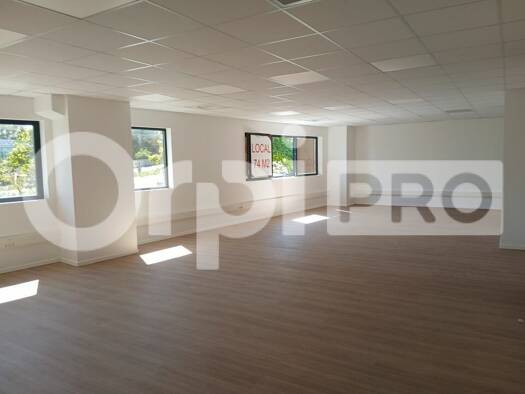 Espace bureau à louer 1 467 € 74,8 m² de bureaux divisible jusqu'à 75 m² Fabrègues 34690