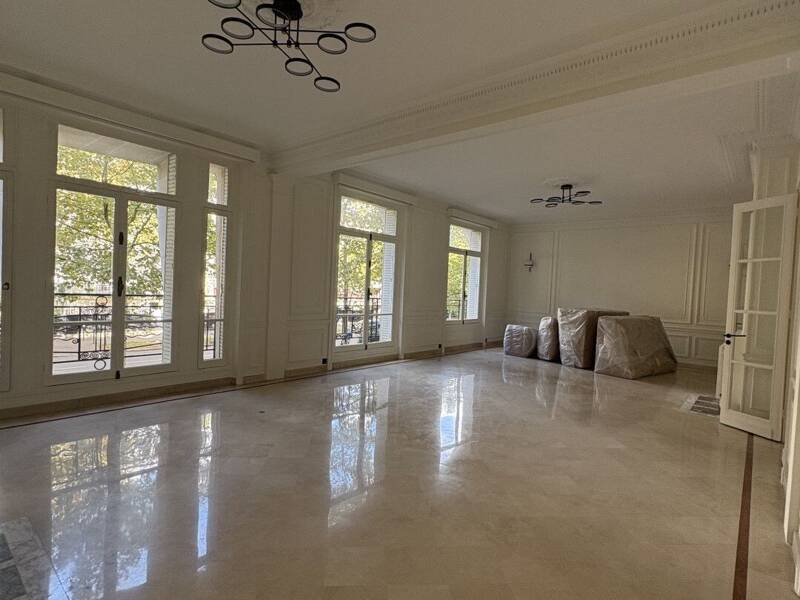 Maison à louer, 347m², PARIS 16E