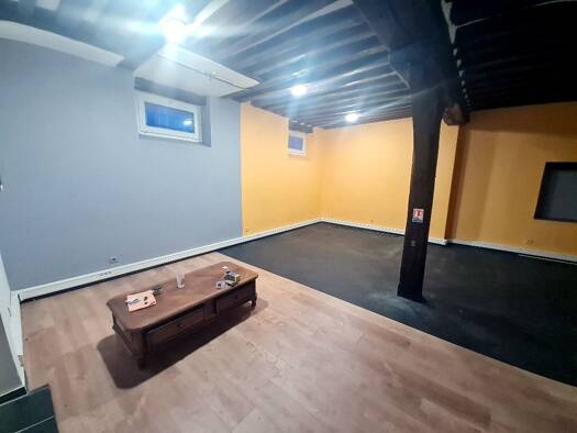 Local commercial à louer 680 € 48 m² de surface de vente Versailles 78000