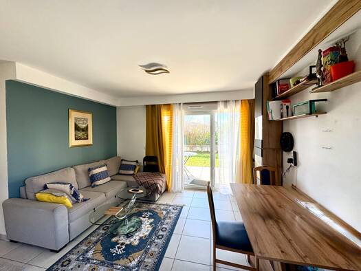 Appartement à louer 1 250 € 2 pièces 1 chambre 42 m² RDC Romagny Annemasse 74100