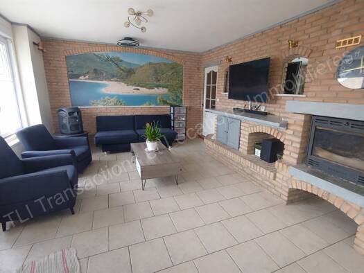 Maison à vendre 273 000 € 4 pièces 4 chambres 215 m² 1 044 m² de terrain Crochte 59380