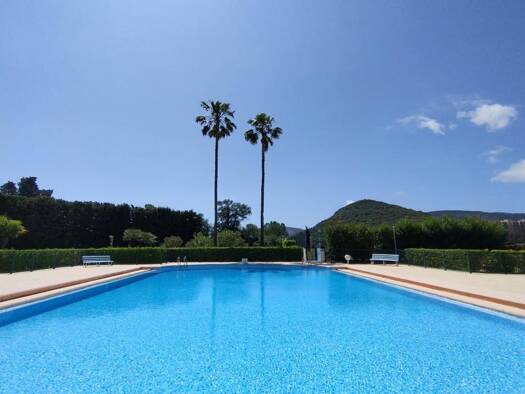 Appartement à louer 749 € 1 pièce 17 m² Cannes Marina-La Roubine Mandelieu-la-Napoule 06210