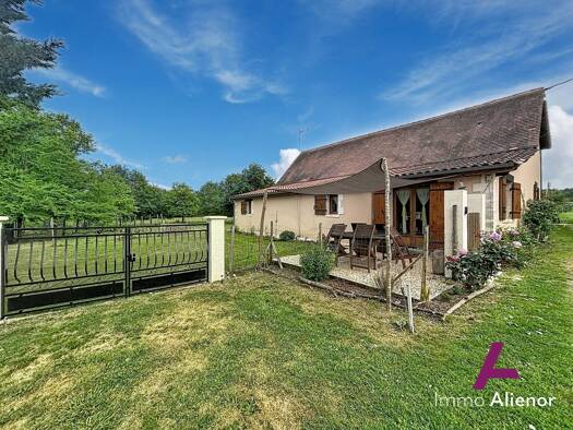 Maison à vendre 375 000 € 9 pièces 5 chambres 188 m² 39 726 m² de terrain Saint-Martin-de-Gurson 24610