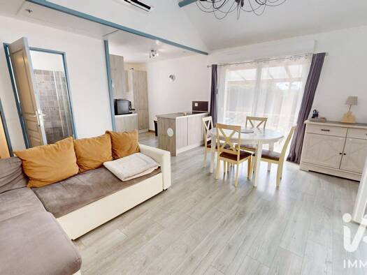 Maison de plain-pied à vendre 207 000 € 4 pièces 2 chambres 67 m² 978 m² de terrain Saint-Cyr-sur-Morin 77750