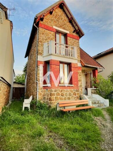Maison à vendre 249 000 € 3 pièces 2 chambres 70 m² 417 m² de terrain Centre Est-Village Trappes 78190
