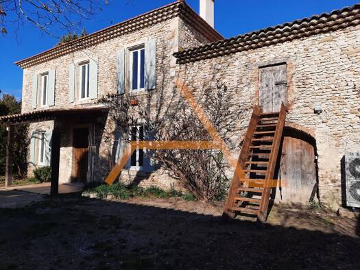 Maison à louer 1 565 € 5 pièces 3 chambres 136 m² 2 000 m² de terrain Bonlieu-sur-Roubion 26160