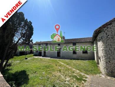Maison à vendre 76 200 € 3 pièces 2 chambres 72 m² 1 917 m² de terrain Sérigny 86230