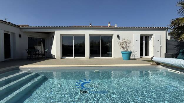 Maison de plain-pied à vendre 597 000 € 4 pièces 3 chambres 131 m² 351 m² de terrain Mairie Perigny 17180