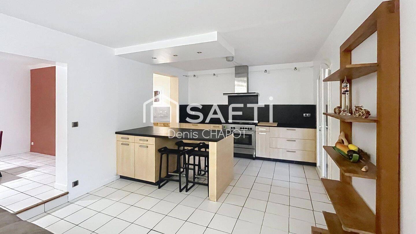 Maison à vendre, 182m², LE REVEST LES EAUX