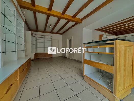 Local commercial à louer 750 € 69 m² de surface de vente Grésy-sur-Isère 73460