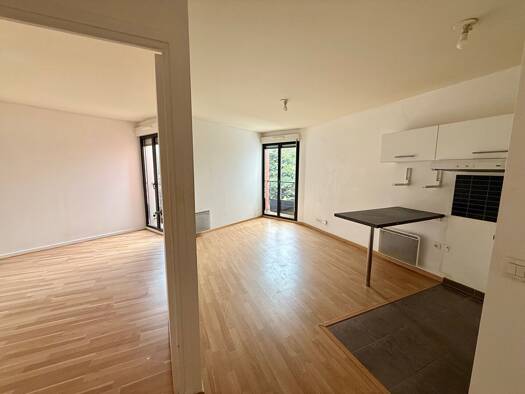 Appartement à vendre 167 000 € 2 pièces 1 chambre 45 m² Étage 1/4 Le Plateau Pyramide Athis Mons 91200