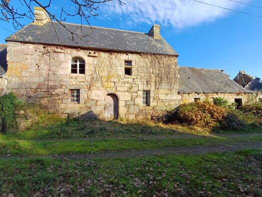 Maison à vendre 180 500 € 5 pièces 3 chambres 120 m² 18 748 m² de terrain Tonquédec 22140