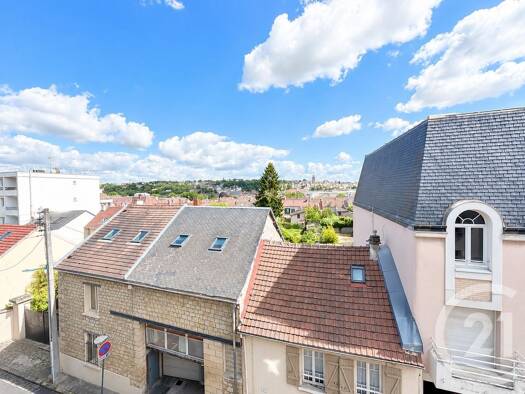 Duplex à vendre 190 000 € 2 pièces 1 chambre 57,21 m² 3ème étage Pontoise 95300