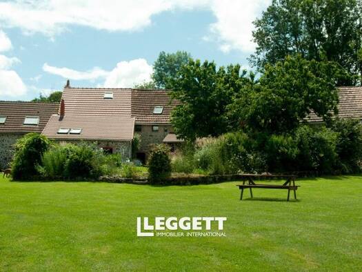 Maison à vendre 183 600 € 5 pièces 3 chambres 173 m² 3 155 m² de terrain Cressat 23140