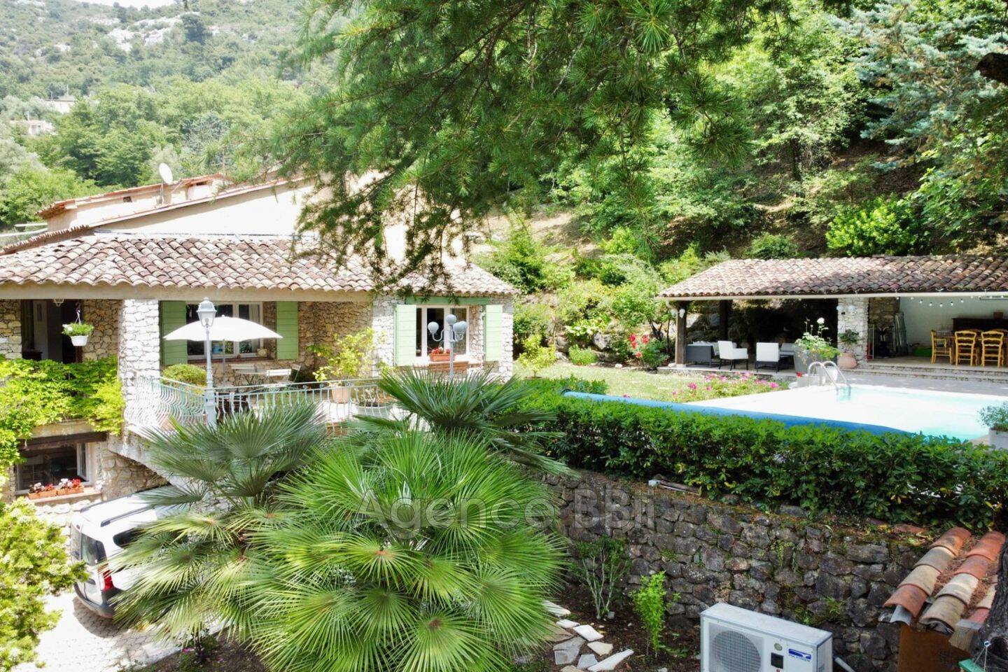 Maison à vendre, 276m², TOURRETTE LEVENS