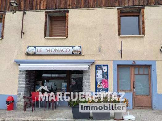 Bar / Café à vendre 160 000 € 178 m² d'espace de restauration Fillinges 74250