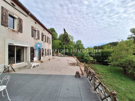 Maison à vendre 329 000 € 7 pièces 5 chambres 240 m² 5 928 m² de terrain Puylaurens 81700