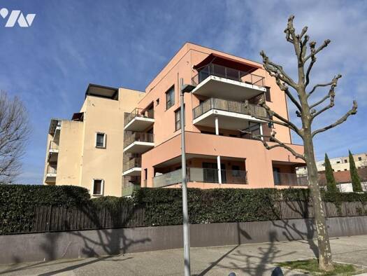 Appartement à vendre 405 000 € 4 chambres 116,47 m² Étage 4/4 Montélimar 26200