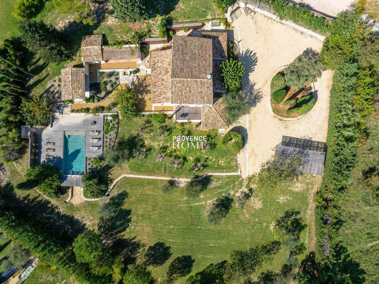 Maison à vendre, 300m², SAINT SATURNIN LES APT