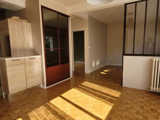 Appartement à louer 1 450 € 2 pièces 1 chambre 52,7 m² RDC Corentin Celton Issy-les-Moulineaux 92130