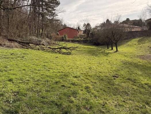 Terrain constructible viabilisé à vendre 299 000 € 2 430 m² de terrain Sathonay-Camp 69580