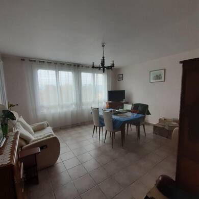 Appartement à louer 650 € 4 pièces 3 chambres 55 m² 2ème étage Château-Arnoux-Saint-Auban 04160