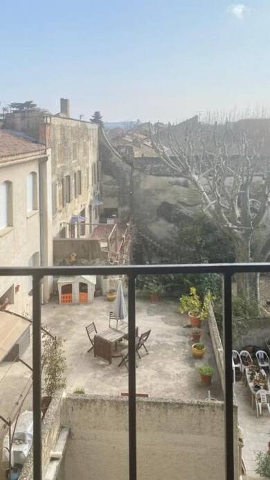 Appartement à louer 600 € 3 pièces 2 chambres 64 m² Centre Ville Roquemaure 30150